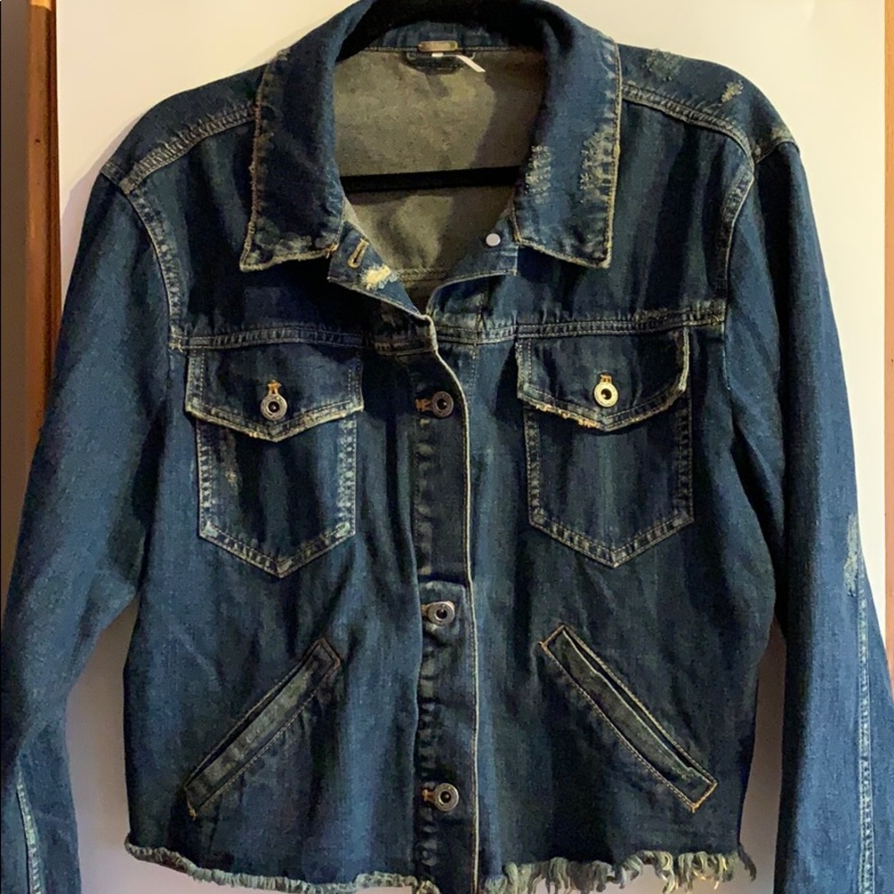 Free people Distressed Cropped Denim Jacke